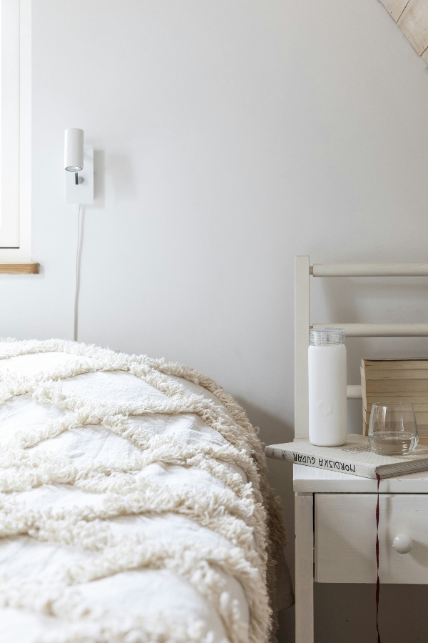 White Scandinavian bedroom